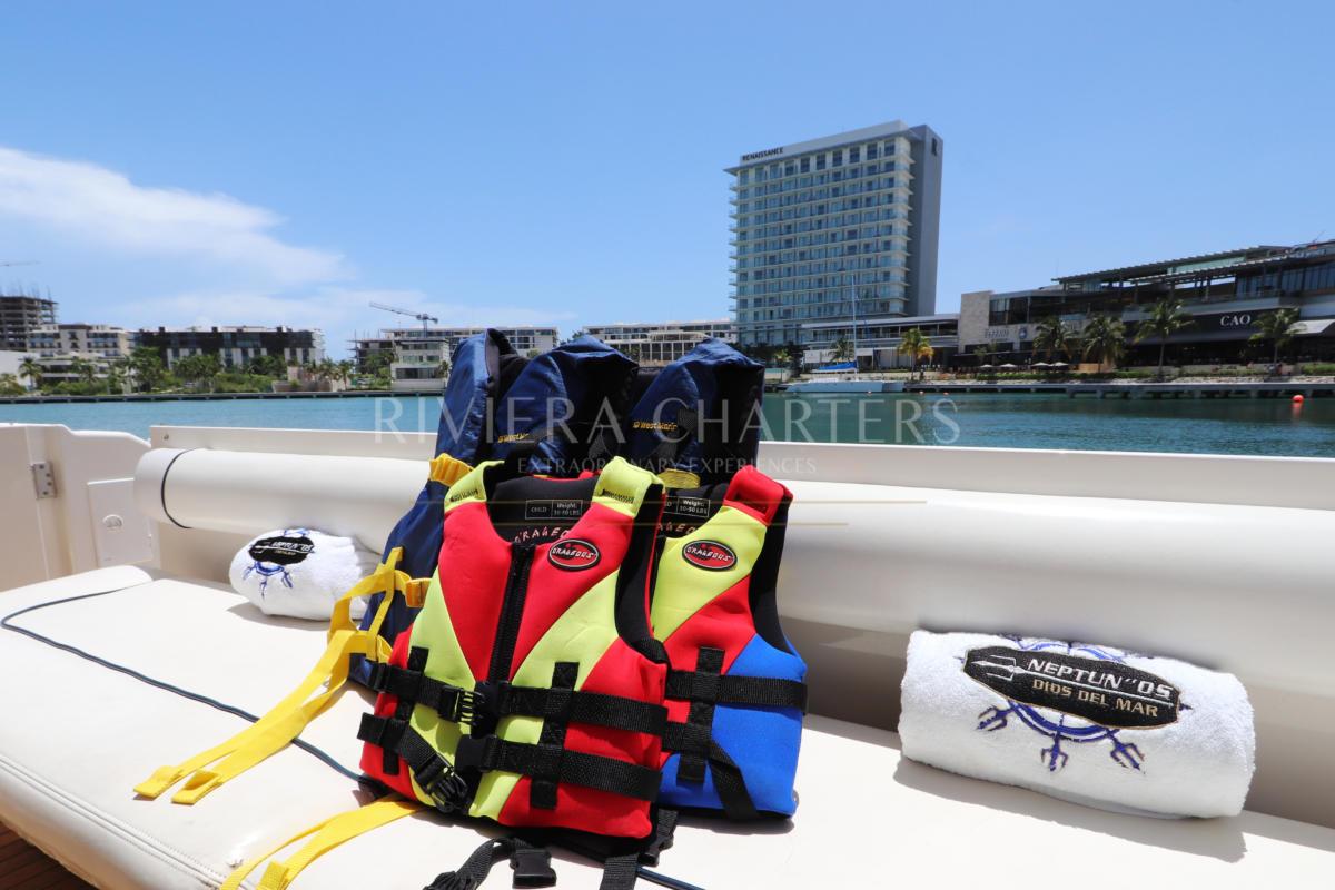 58-Ft-Sea-Ray-with-flybridge-yacht-rental-in-Cancun-and-Isla-Mujeres-by-Riviera-Charters-26