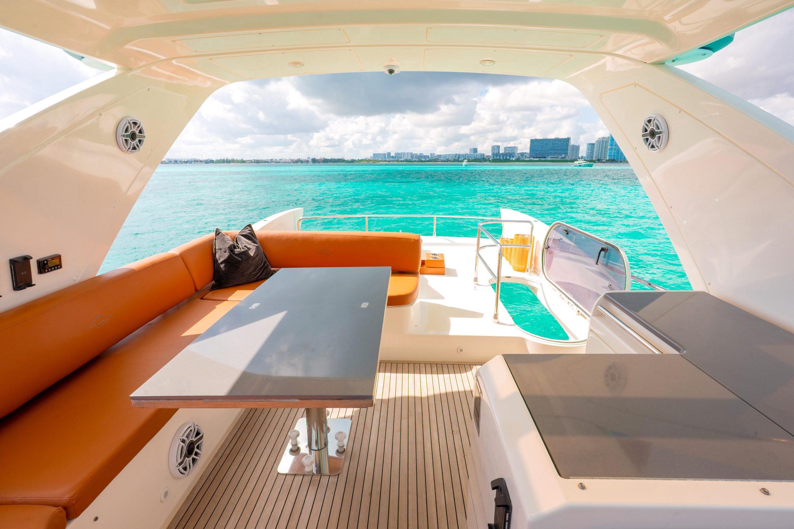 58-ft-azimut-flybridge-snorkeling-cancun.jpg