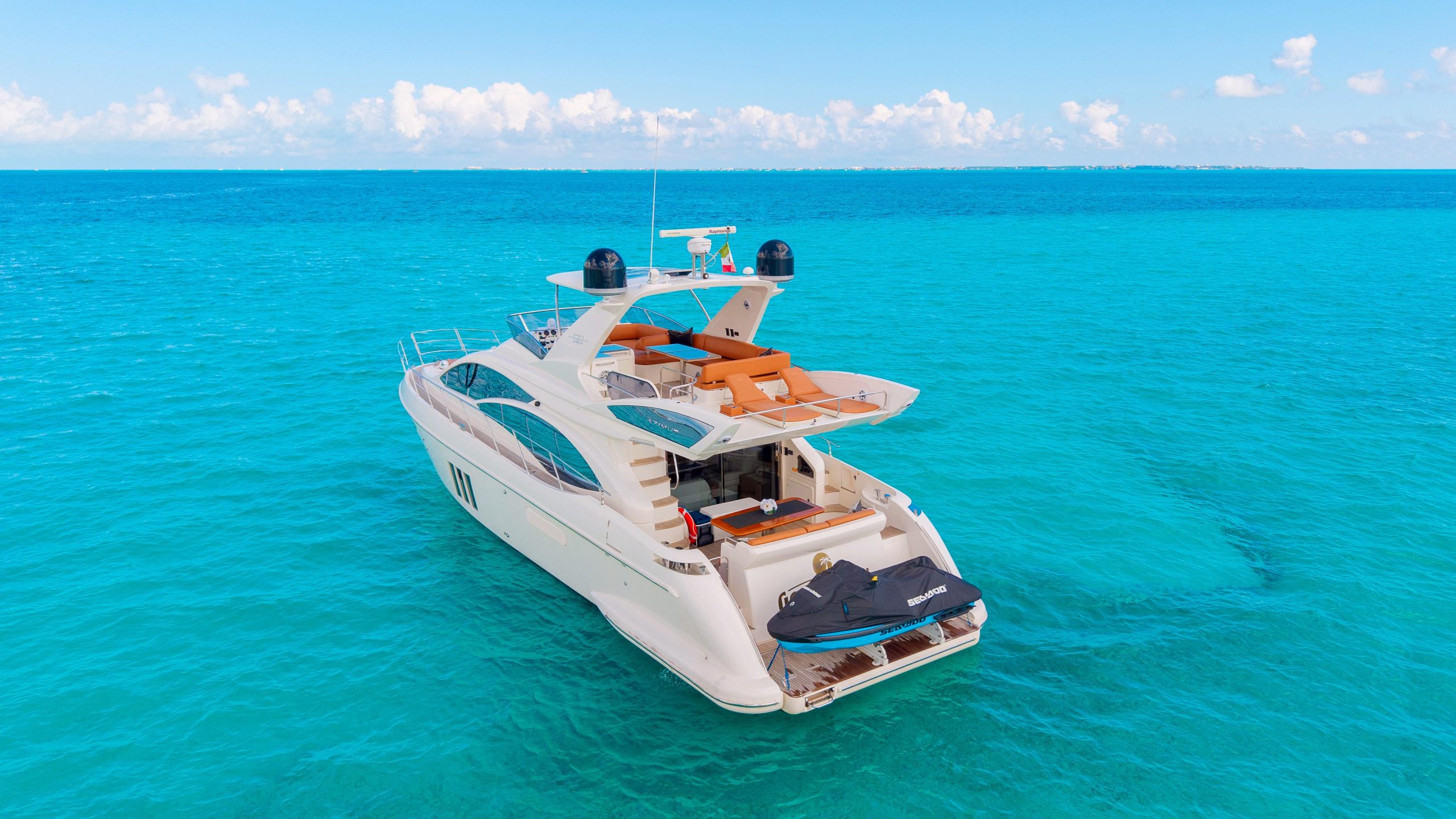 58-ft-azimut-flybridge-swim-platform-cancun.jpg
