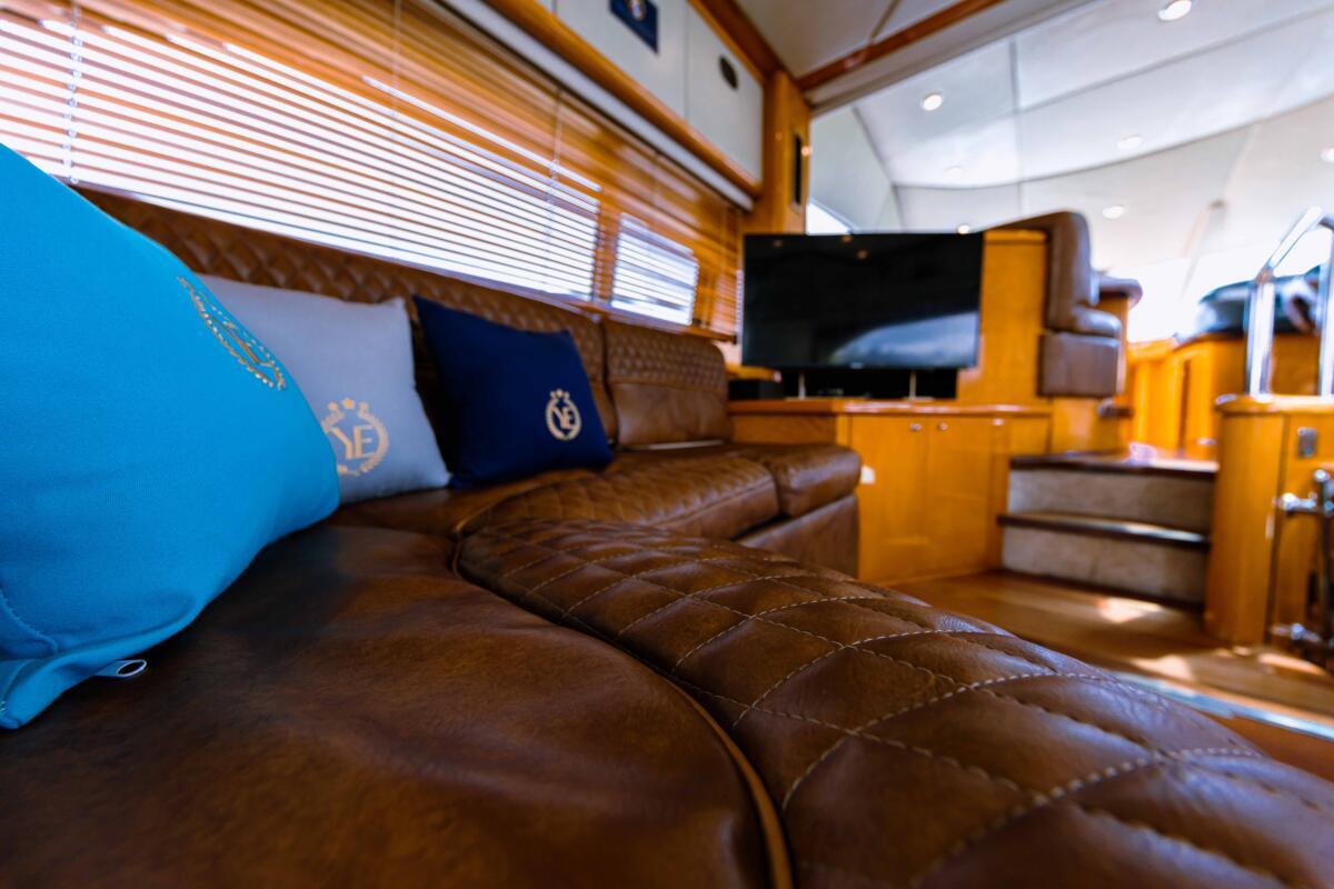 60-Ft-Sunseeker-Manhattan-Luxury-Yacht-Tulum-and-Riviera-Maya-yacht-rental-and-bachelorette-party-by-Riviera-Charters-15