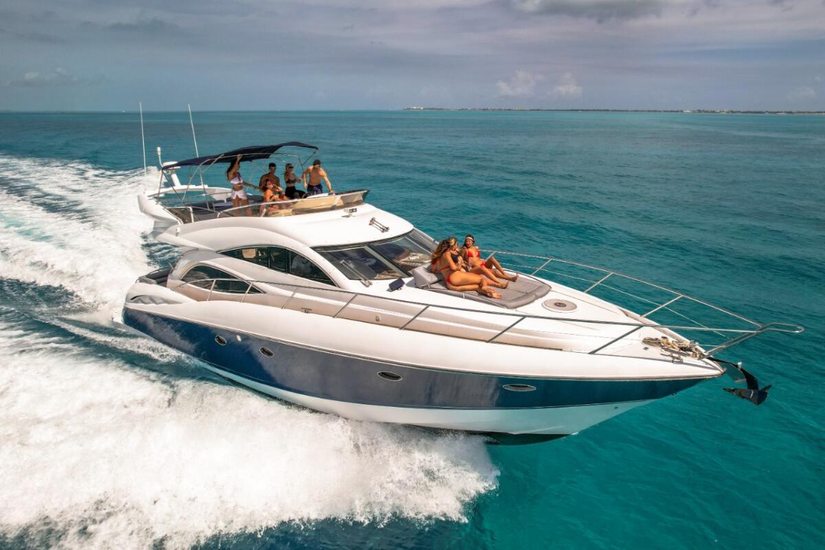 60-Ft-Sunseeker-Manhattan-Luxury-Yacht-Tulum-and-Riviera-Maya-yacht-rental-and-bachelorette-party-by-Riviera-Charters-2