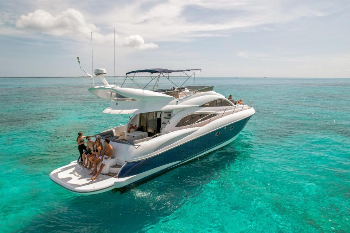 60-Ft-Sunseeker-Manhattan-Luxury-Yacht-Tulum-and-Riviera-Maya-yacht-rental-and-bachelorette-party-by-Riviera-Charters-3