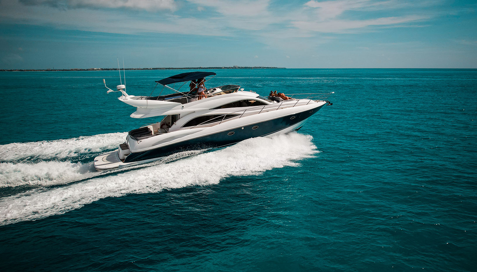 60-Ft-Sunseeker-Manhattan-yacht-rental-in-Tulum-and-Riviera-Maya-by-Riviera-Charters