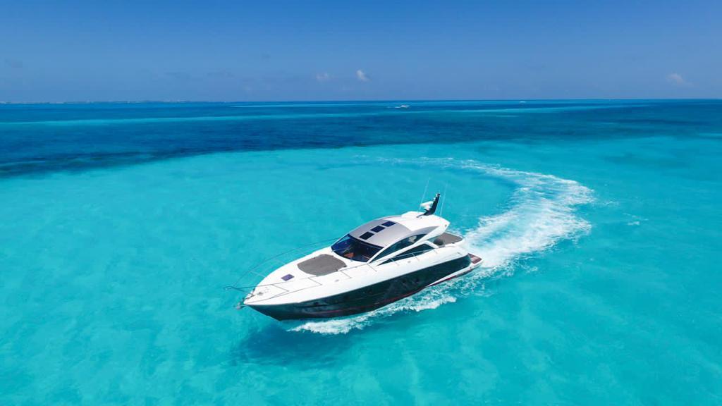 60_Ft_Sunseeker_predator_yacht_rental_in_Cancun_by_Riviera_Charters_14