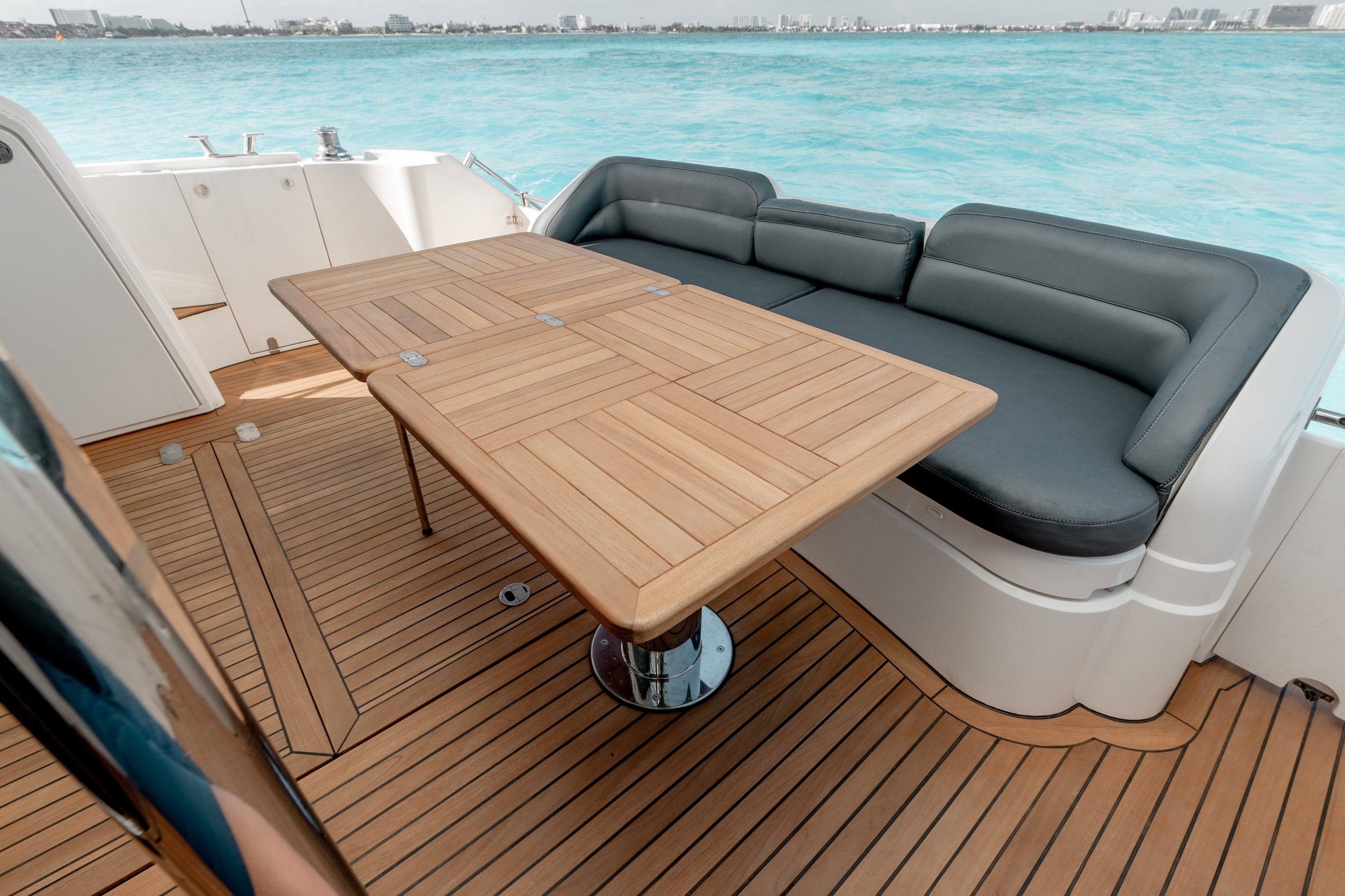 65 Ft Fairline Squadron yacht rental in Cancun by Riviera Charters (18)