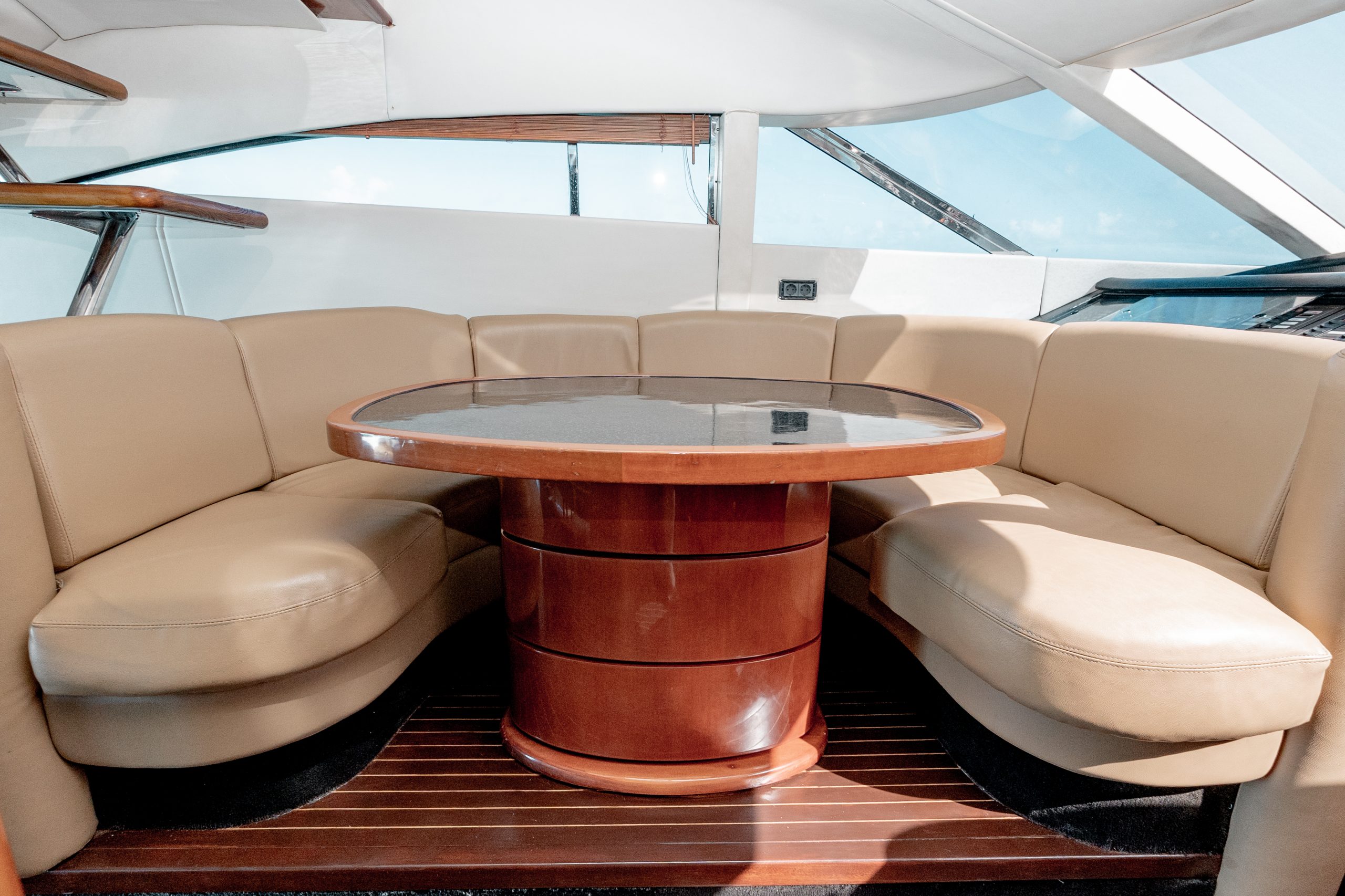 65 Ft Fairline Squadron yacht rental in Cancun by Riviera Charters (20)