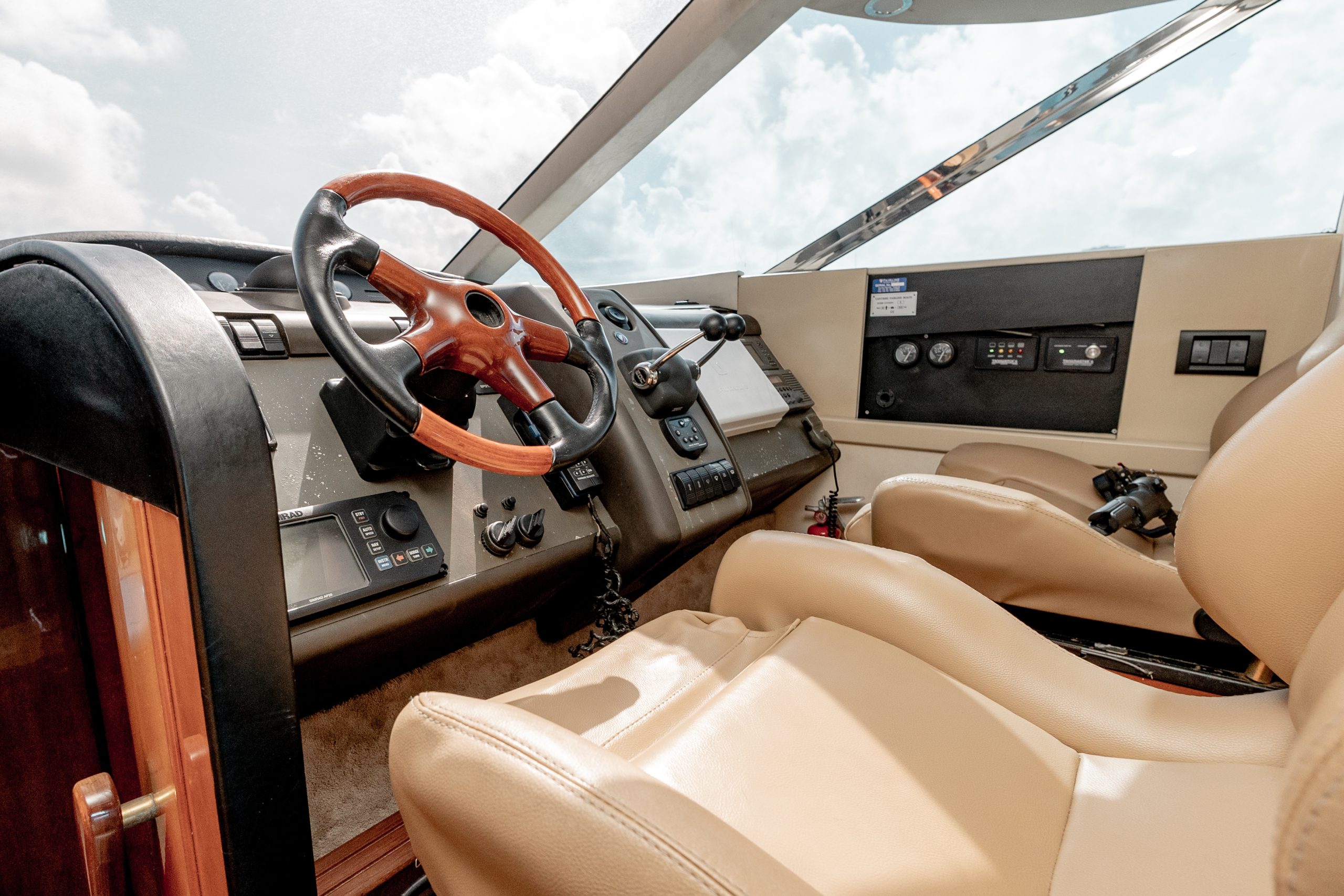 65 Ft Fairline Squadron yacht rental in Cancun by Riviera Charters (21)