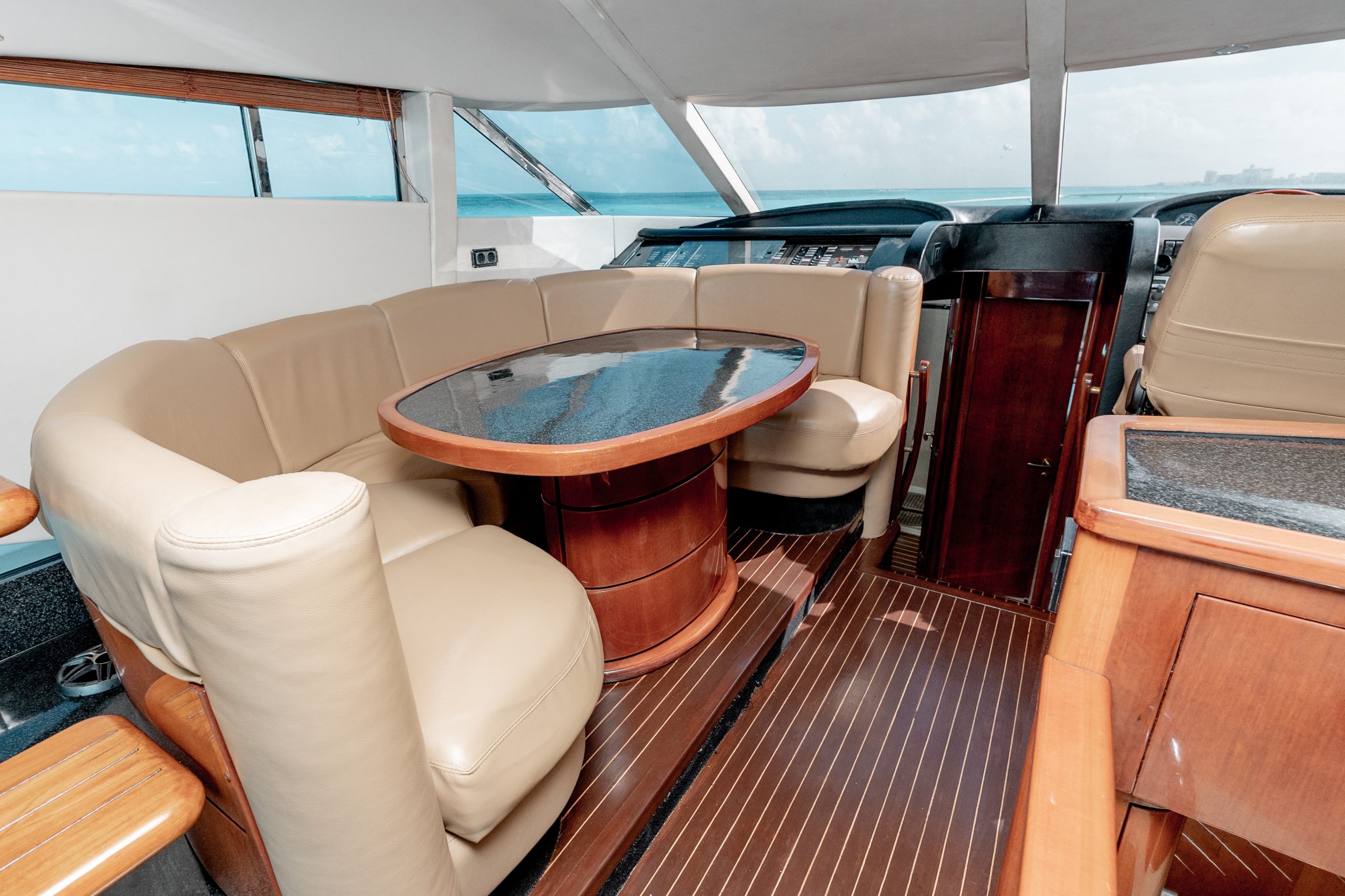 65 Ft Fairline Squadron yacht rental in Cancun by Riviera Charters (25)