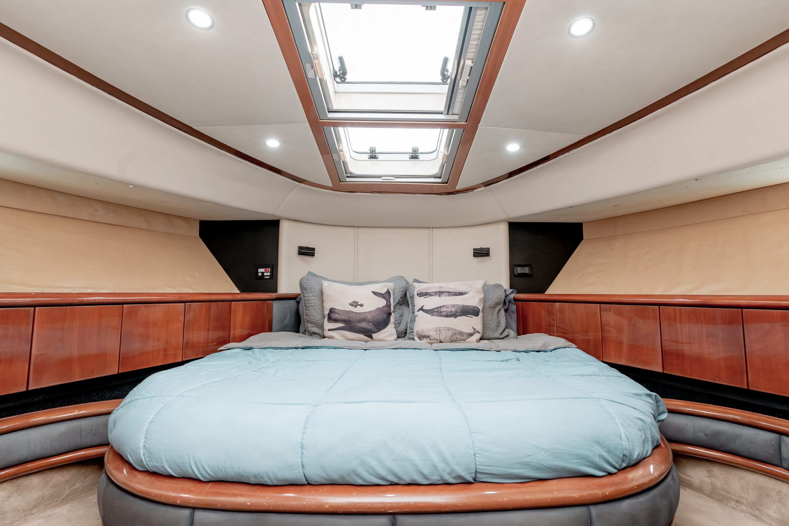 65 Ft Fairline Squadron yacht rental in Cancun by Riviera Charters (3)