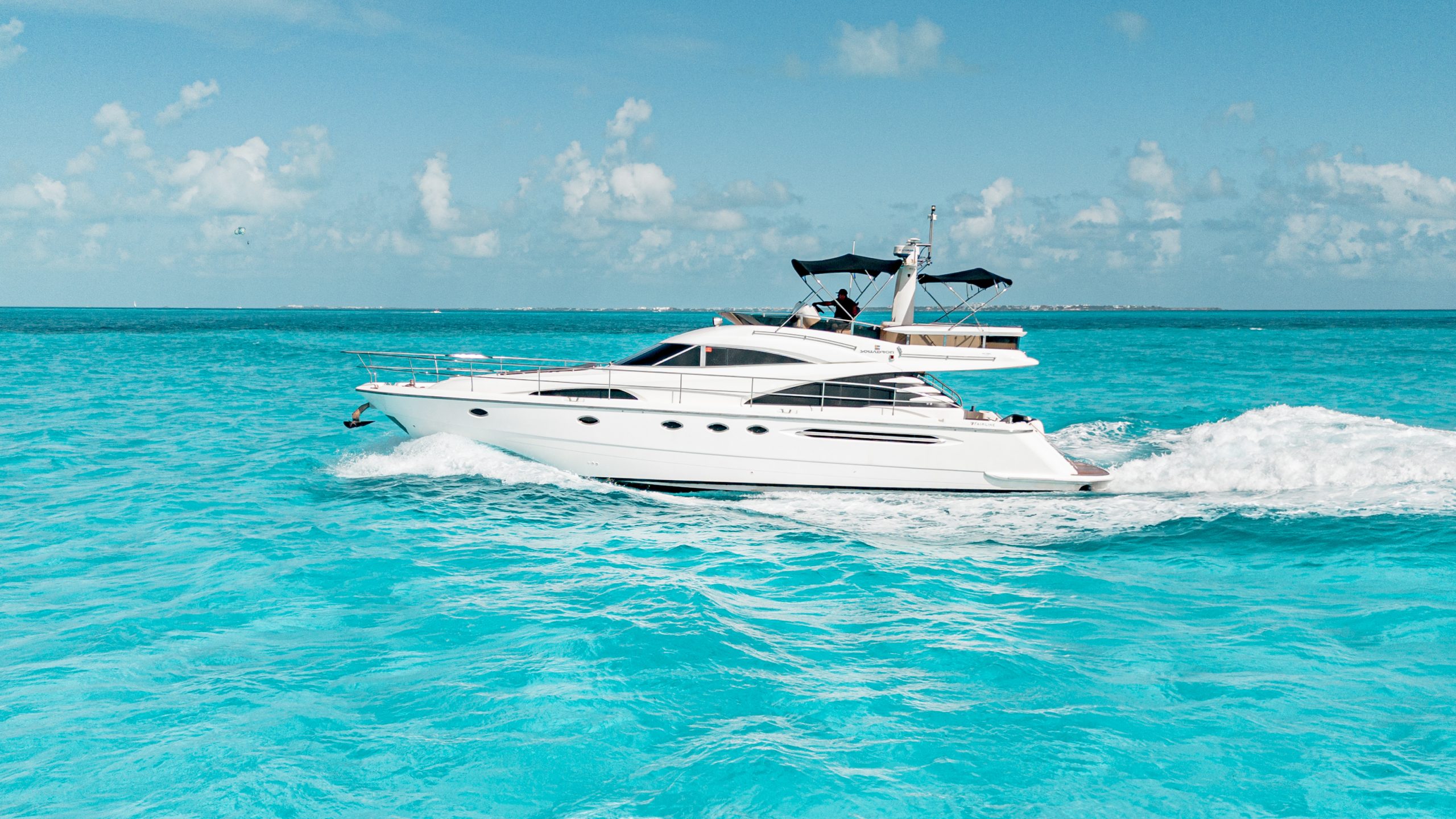 65 Ft Fairline Squadron yacht rental in Cancun by Riviera Charters (44)