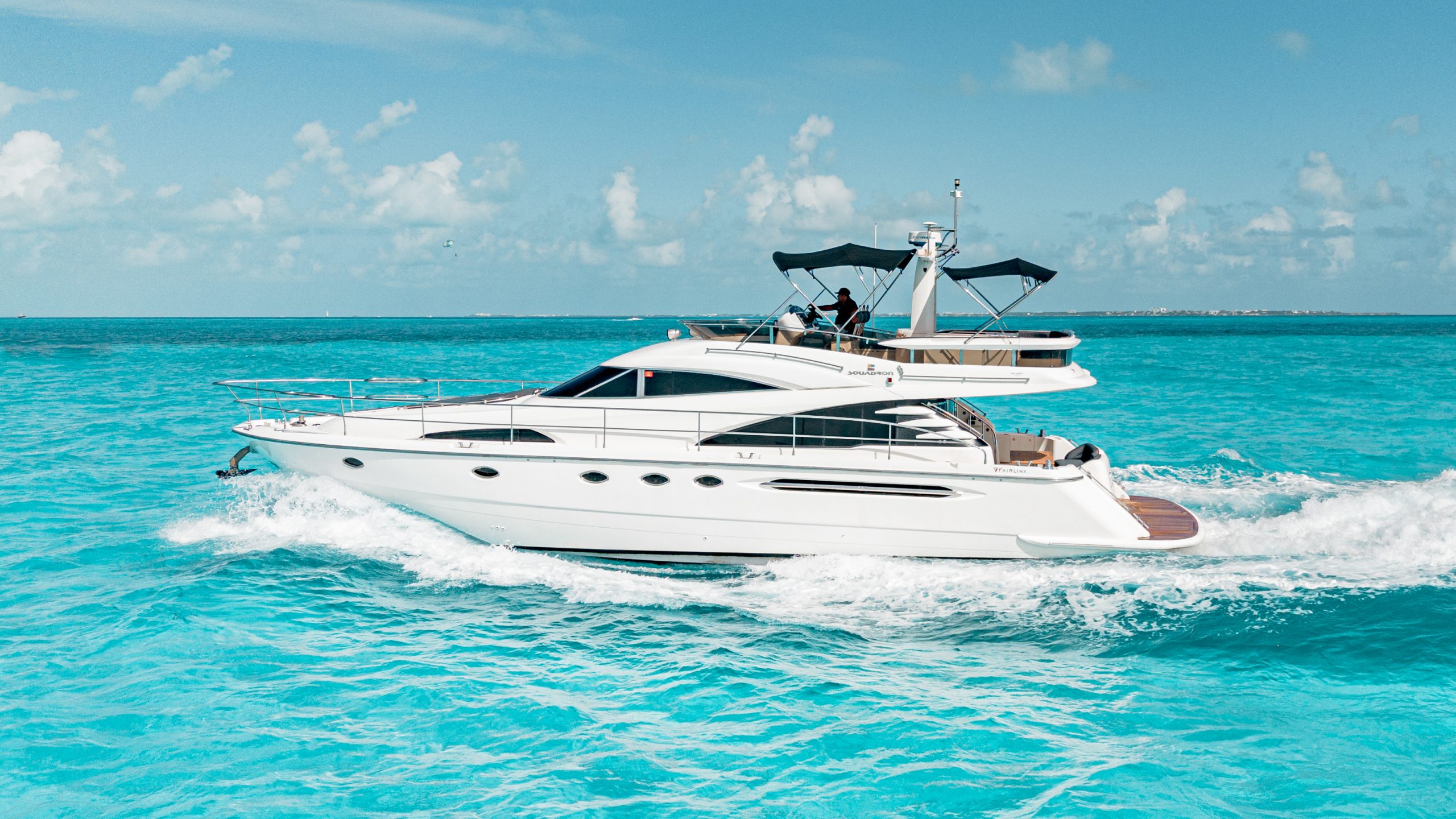 65 Ft Fairline Squadron yacht rental in Cancun by Riviera Charters (45)