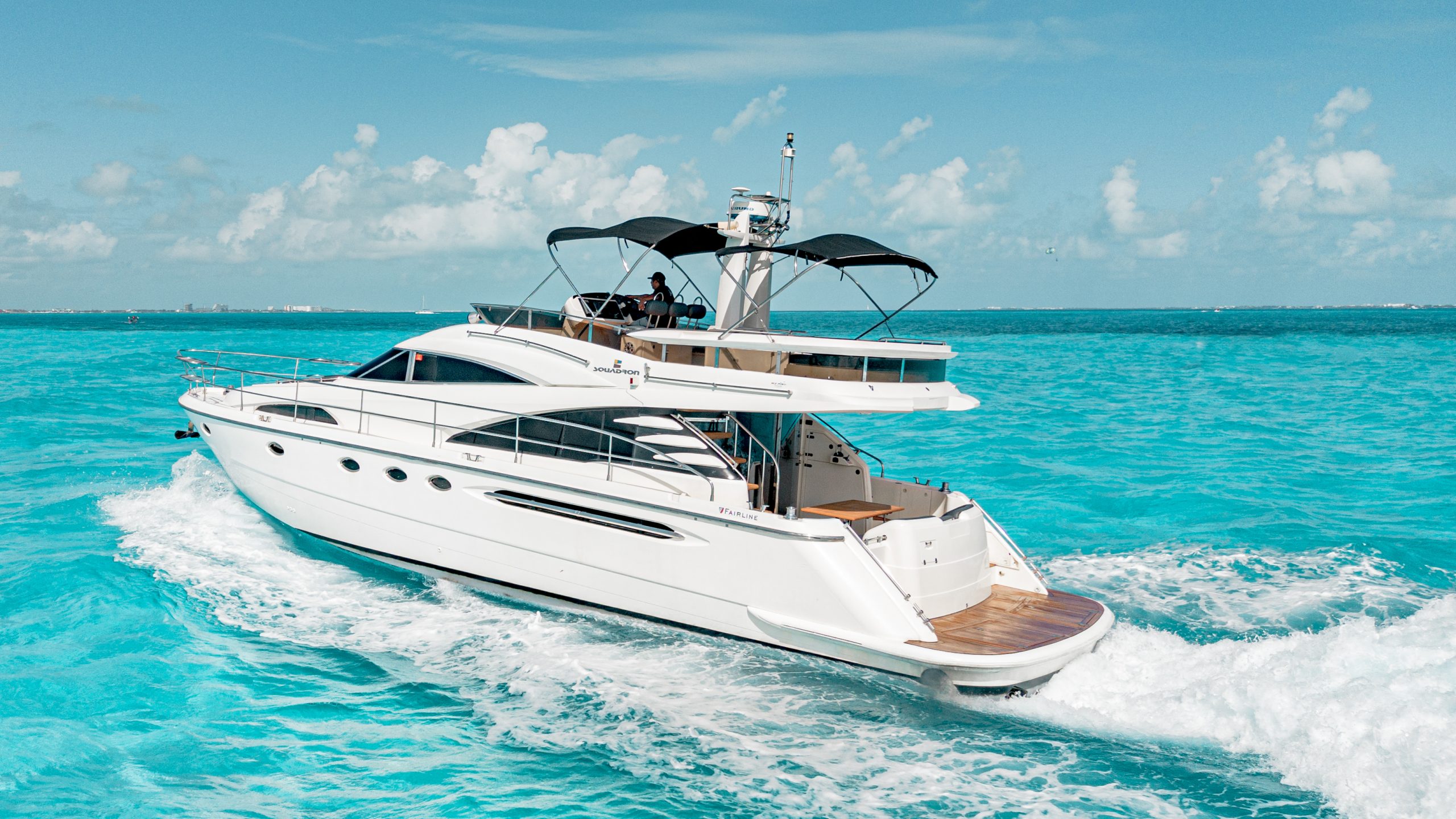 65 Ft Fairline Squadron yacht rental in Cancun by Riviera Charters (47)
