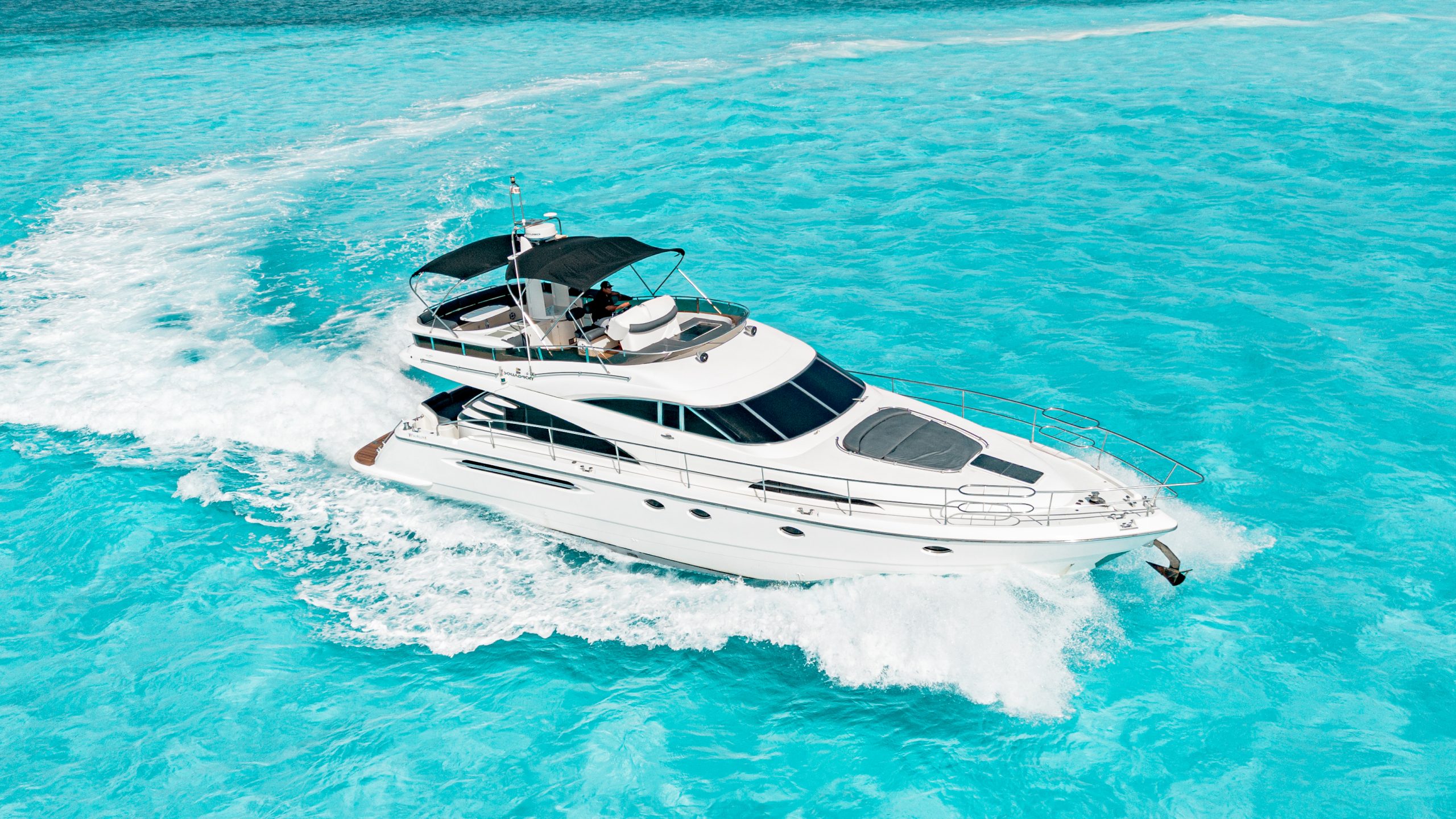 65 Ft Fairline Squadron yacht rental in Cancun by Riviera Charters (55)