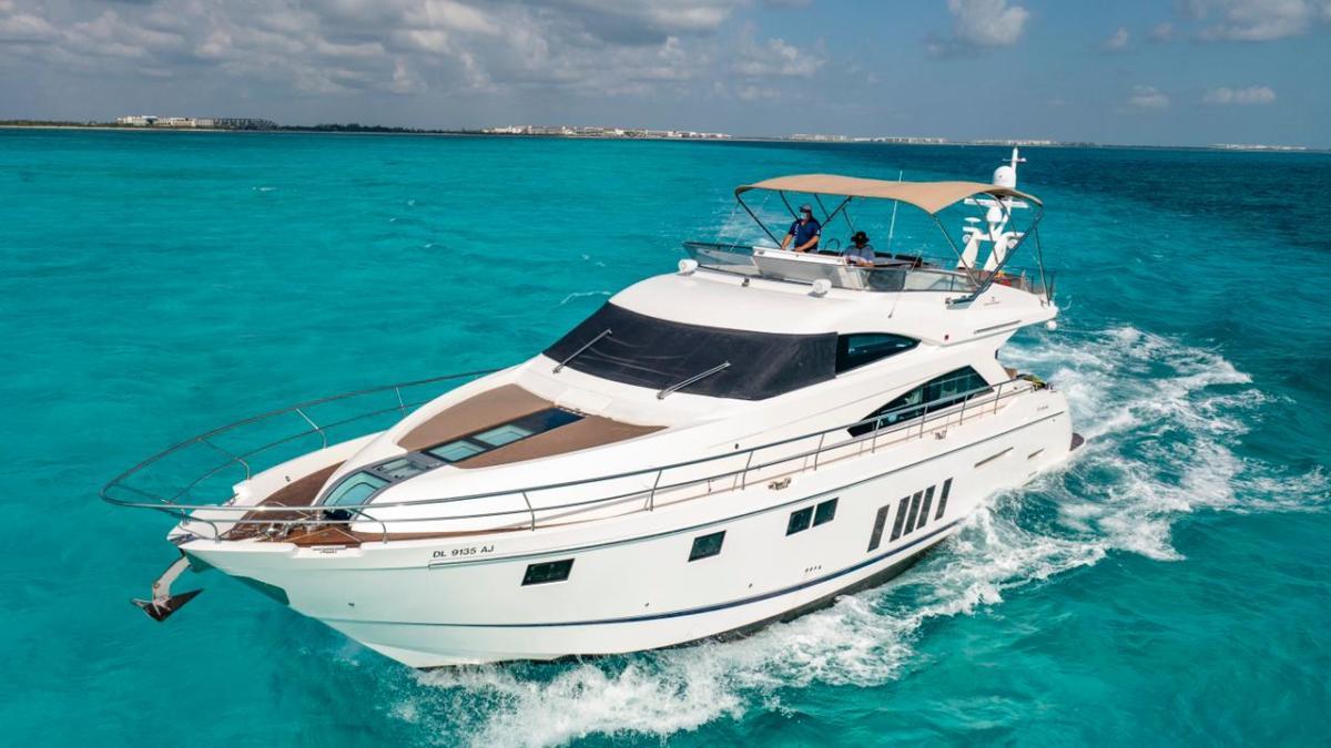 68-Ft-Addited-yacht-rental-in-Cancun-and-Isla-Muejres-by-Riviera-Charters-8