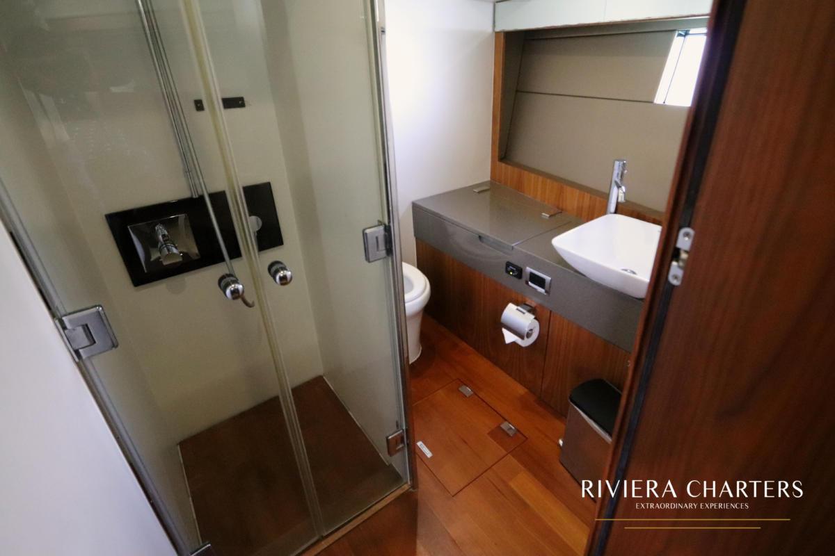 68-Ft-Fairline-Squadron-yacht-rental-in-Cancun-and-Isla-Muejres-by-Riviera-Charters-17
