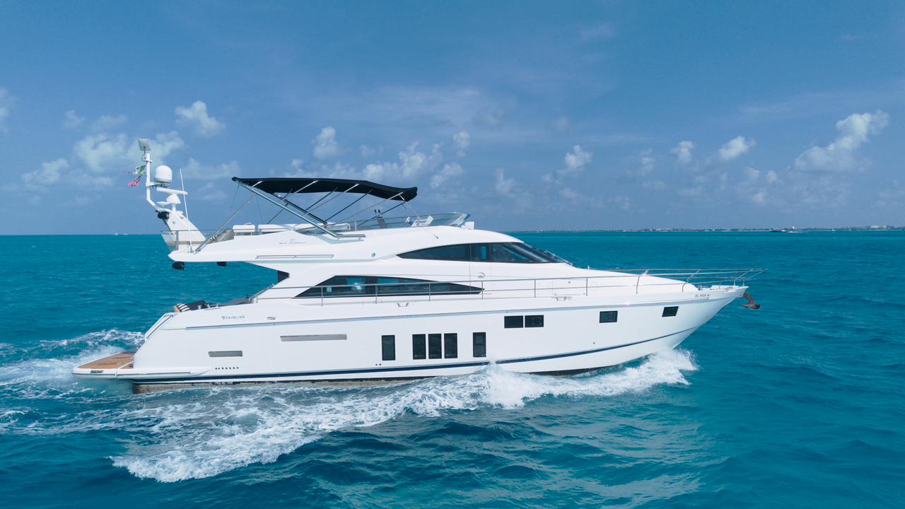 70 Ft Fairline Sqadron yacht rentals in Cancun by Riviera Charters 1