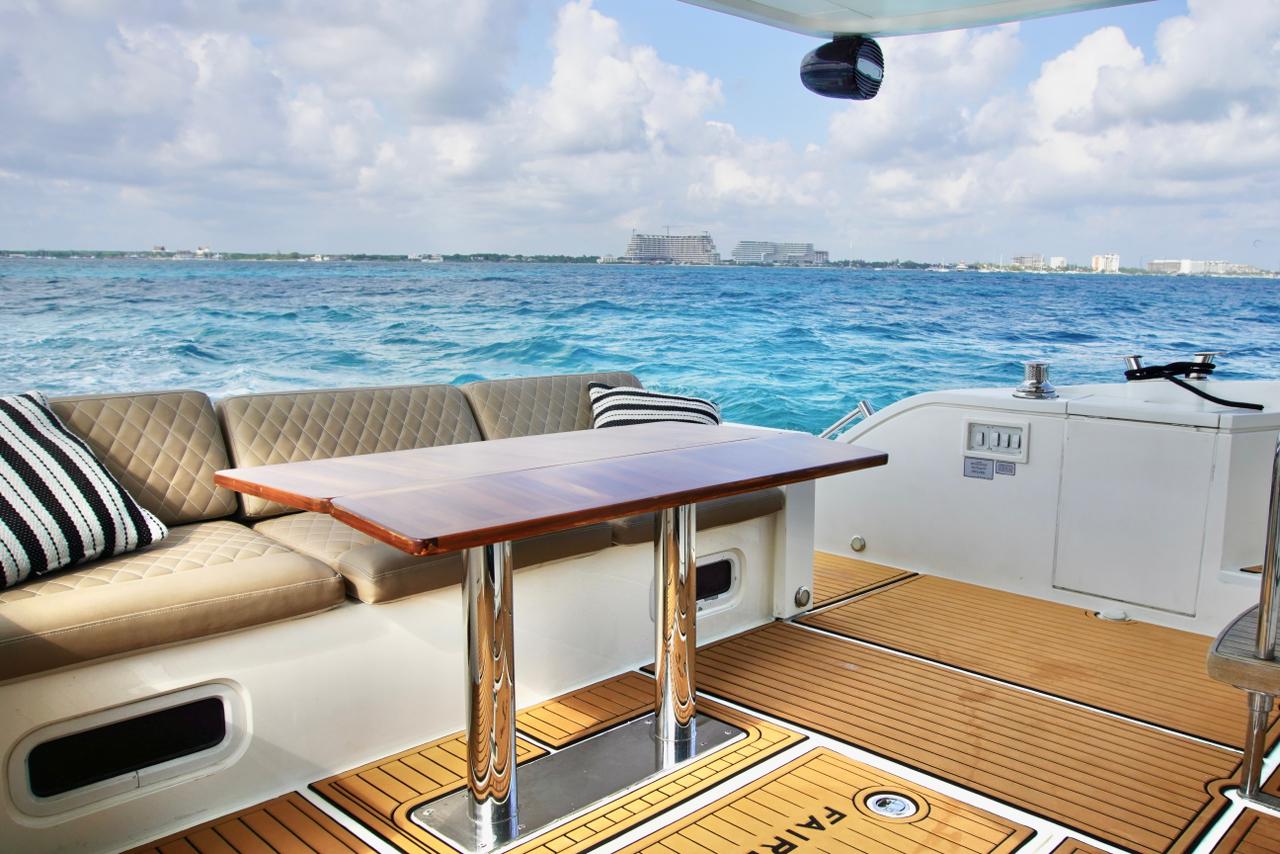 70 Ft Fairline Sqadron yacht rentals in Cancun by Riviera Charters 11