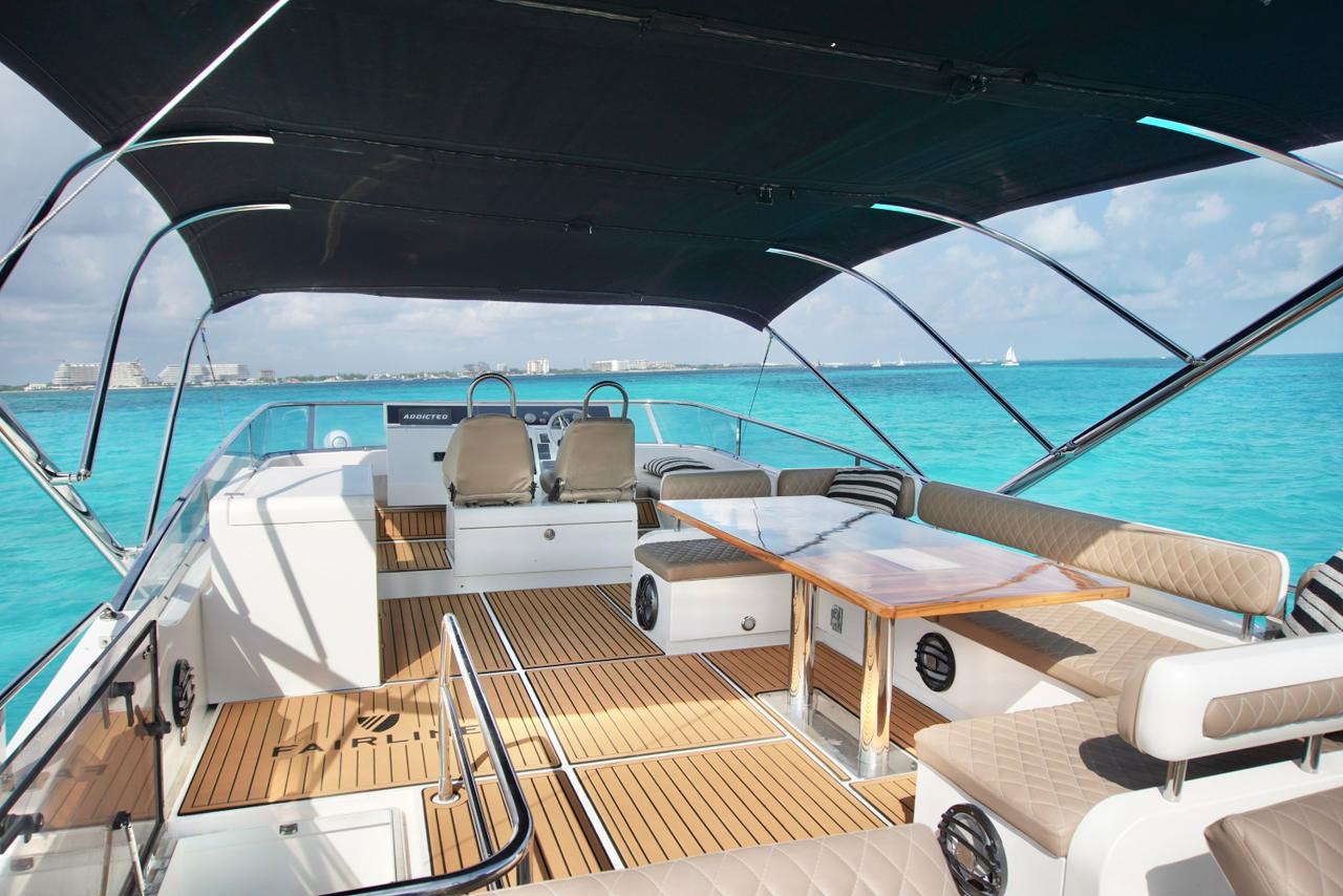 70 Ft Fairline Sqadron yacht rentals in Cancun by Riviera Charters 12