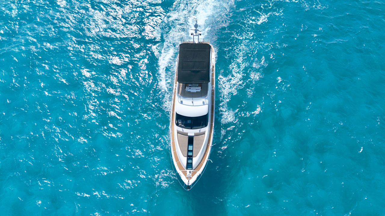 70 Ft Fairline Sqadron yacht rentals in Cancun by Riviera Charters 5