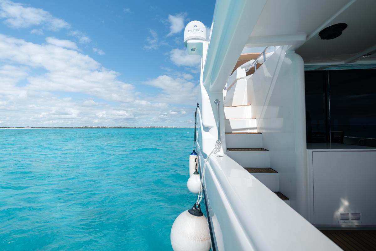 79-Dyna-Craft-yacht-rental-in-Cancun-and-Isla-Mujeres-by-Riviera-Charters-59