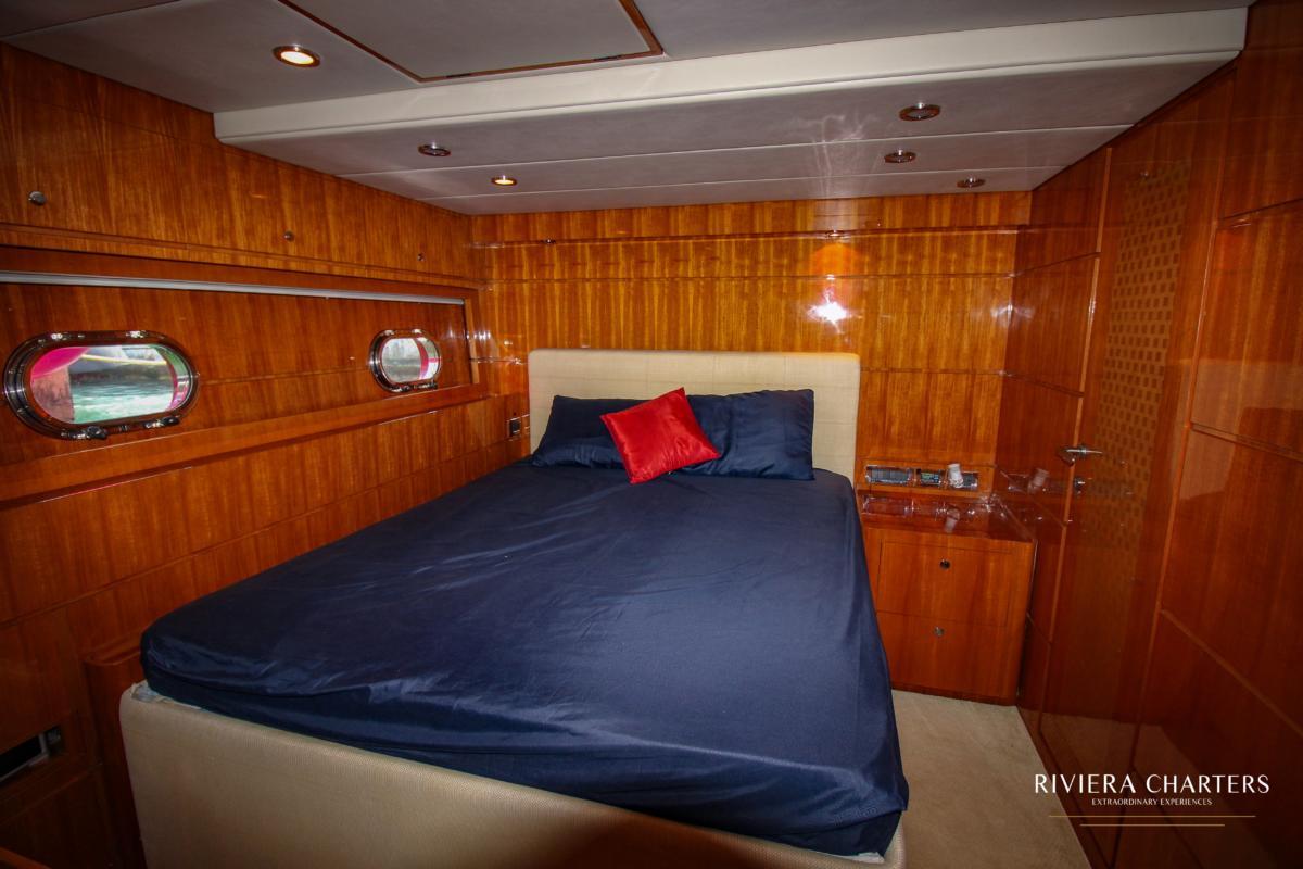 79_Ft_Dyna_Craf_yacht_rental_in_Cancun_by_Riviera_Charters_16