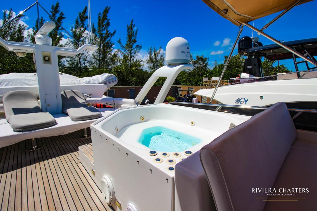 79_Ft_Dyna_Craf_yacht_rental_in_Cancun_by_Riviera_Charters_30