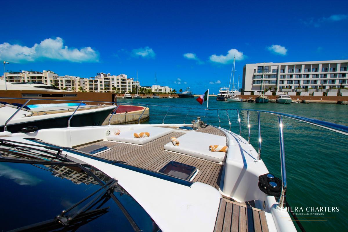 79_Ft_Dyna_Craf_yacht_rental_in_Cancun_by_Riviera_Charters_34