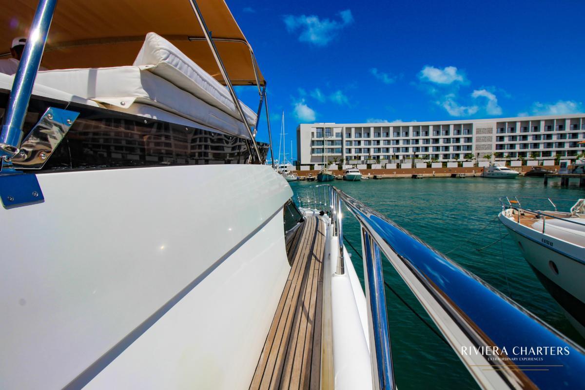 79_Ft_Dyna_Craf_yacht_rental_in_Cancun_by_Riviera_Charters_37