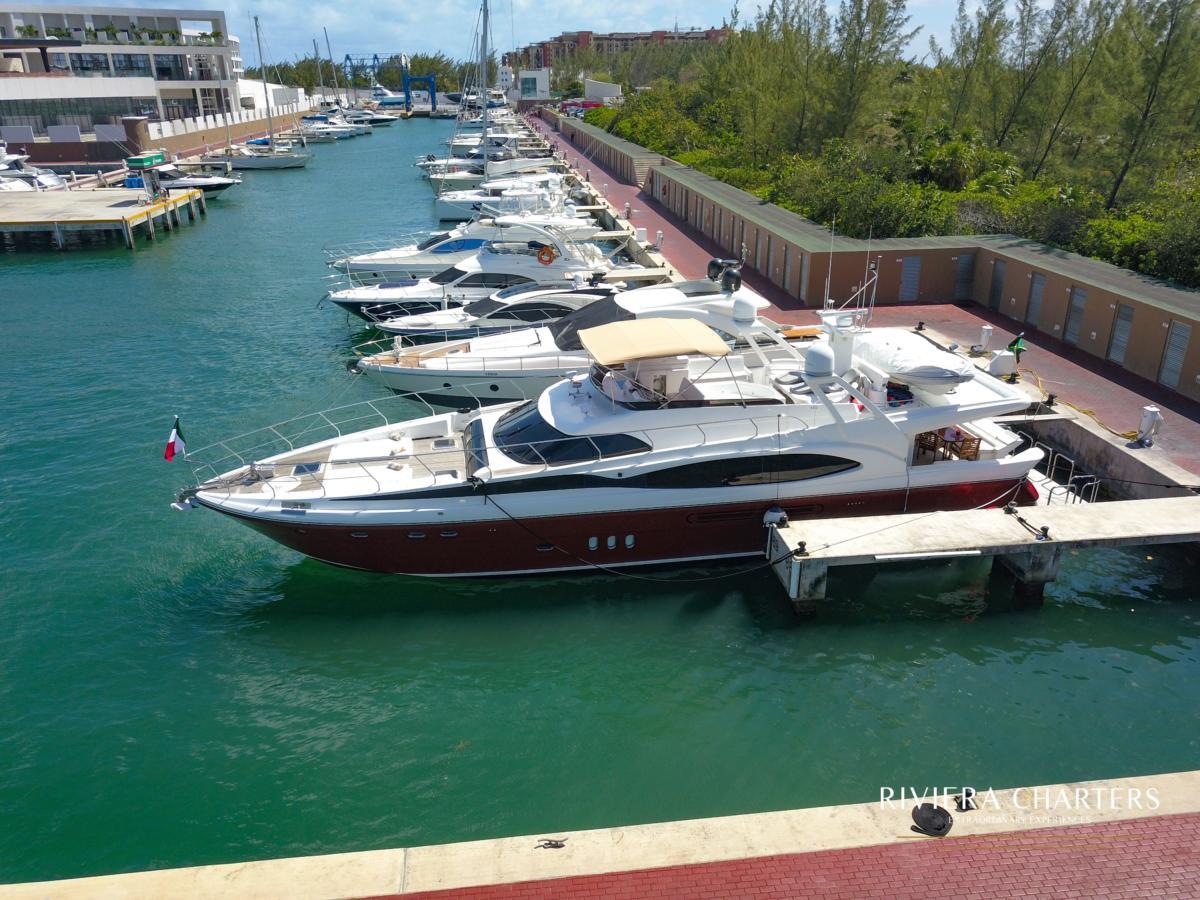 79_Ft_Dyna_Craf_yacht_rental_in_Cancun_by_Riviera_Charters_43