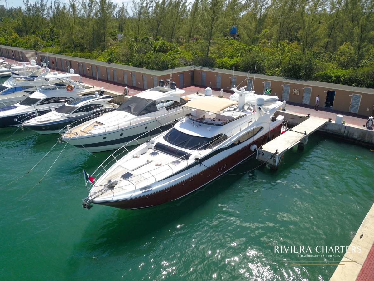 79_Ft_Dyna_Craf_yacht_rental_in_Cancun_by_Riviera_Charters_44