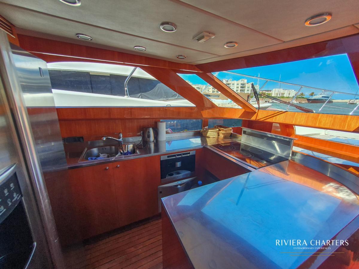79_Ft_Dyna_Craf_yacht_rental_in_Cancun_by_Riviera_Charters_9