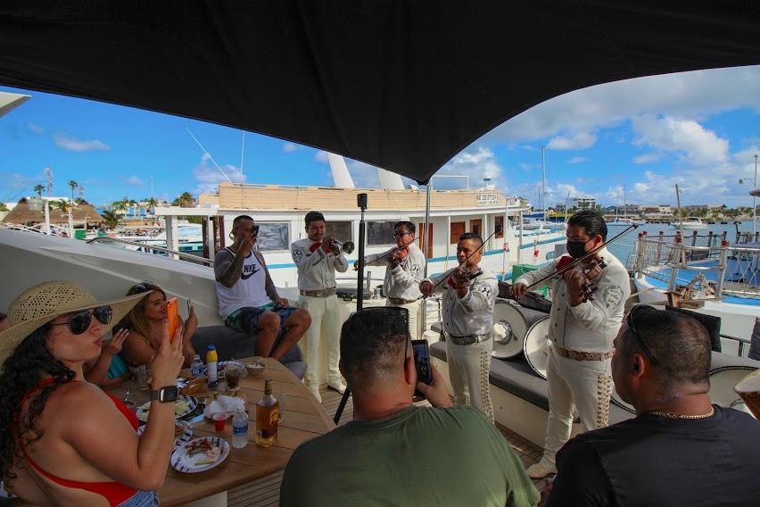 Cancun_and_Tulum_wedding_proposal_12_by_Riviera_Charters