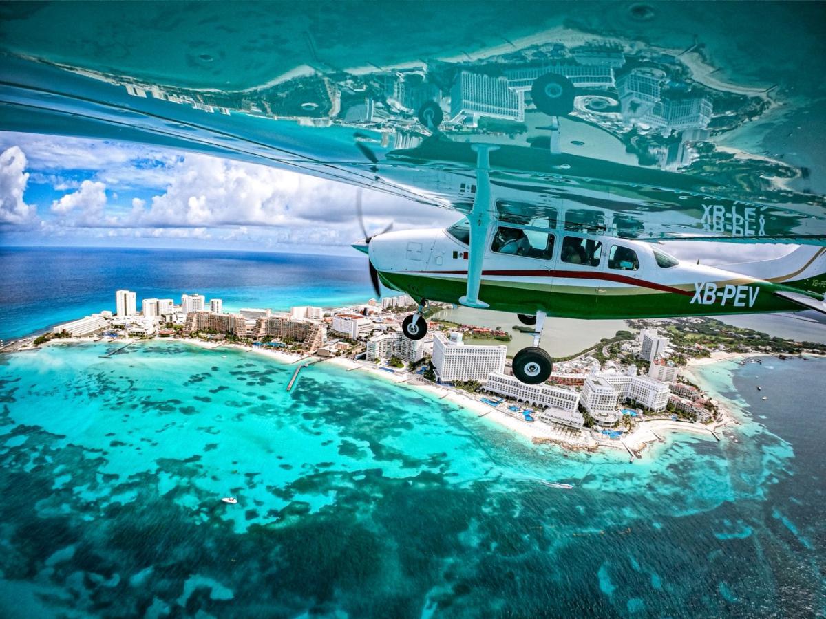 Cessna_T206_private_flight_from_cancun_by_Riviera_charters_6