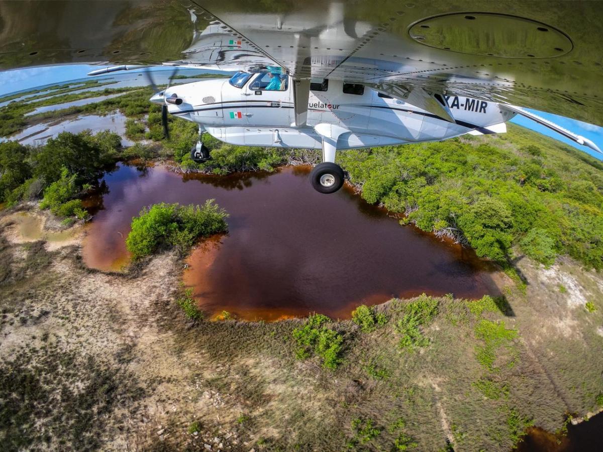 Cessna_T206_private_flight_from_cancun_by_Riviera_charters_9