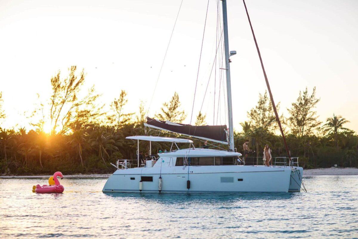 Dj_yacht_party_in_Tulum_and_Puerto_Avenutras_by_Riviera_Charters_35