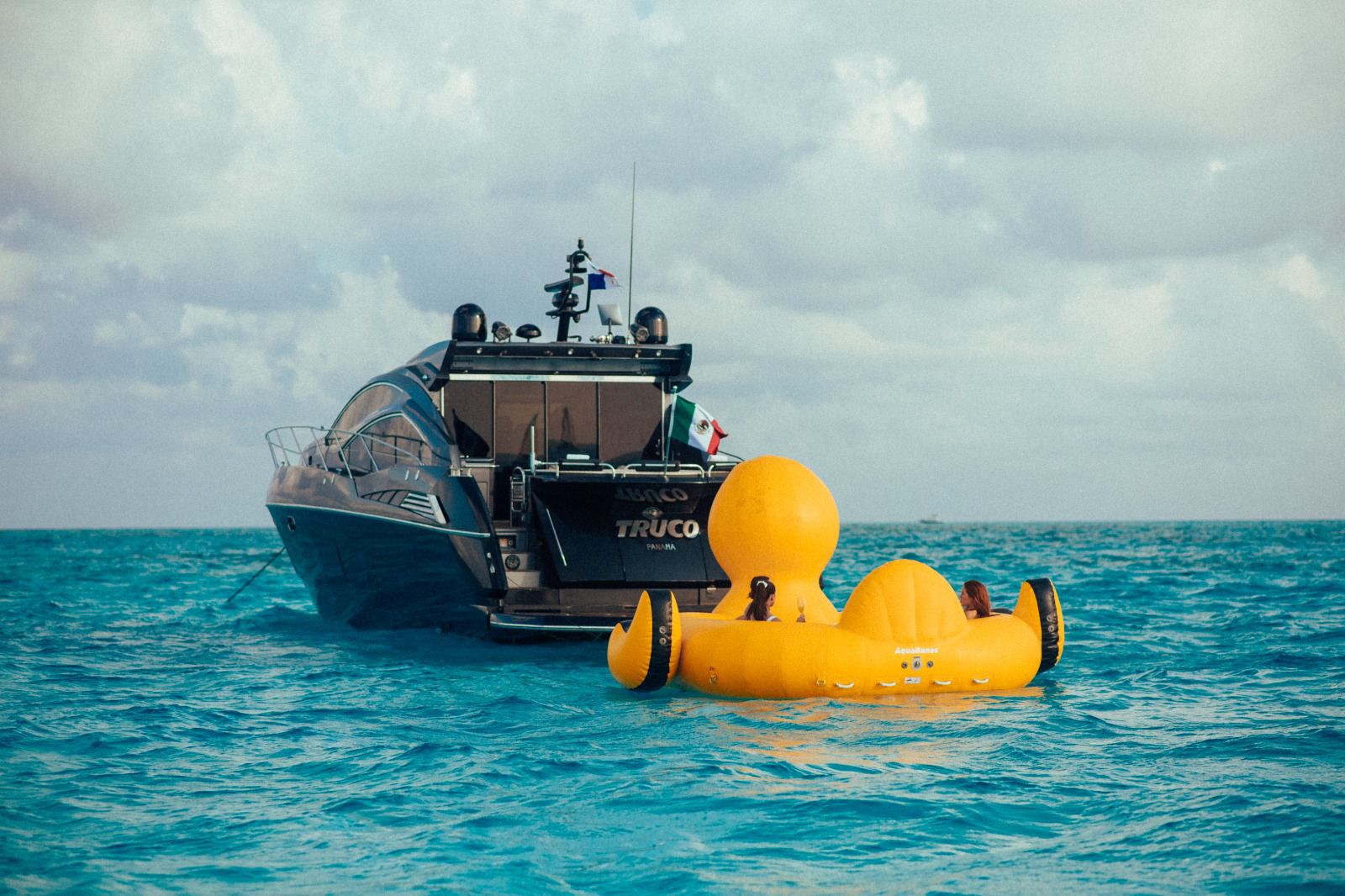 Floating duck yacht rental in Cancun and Tulum 2