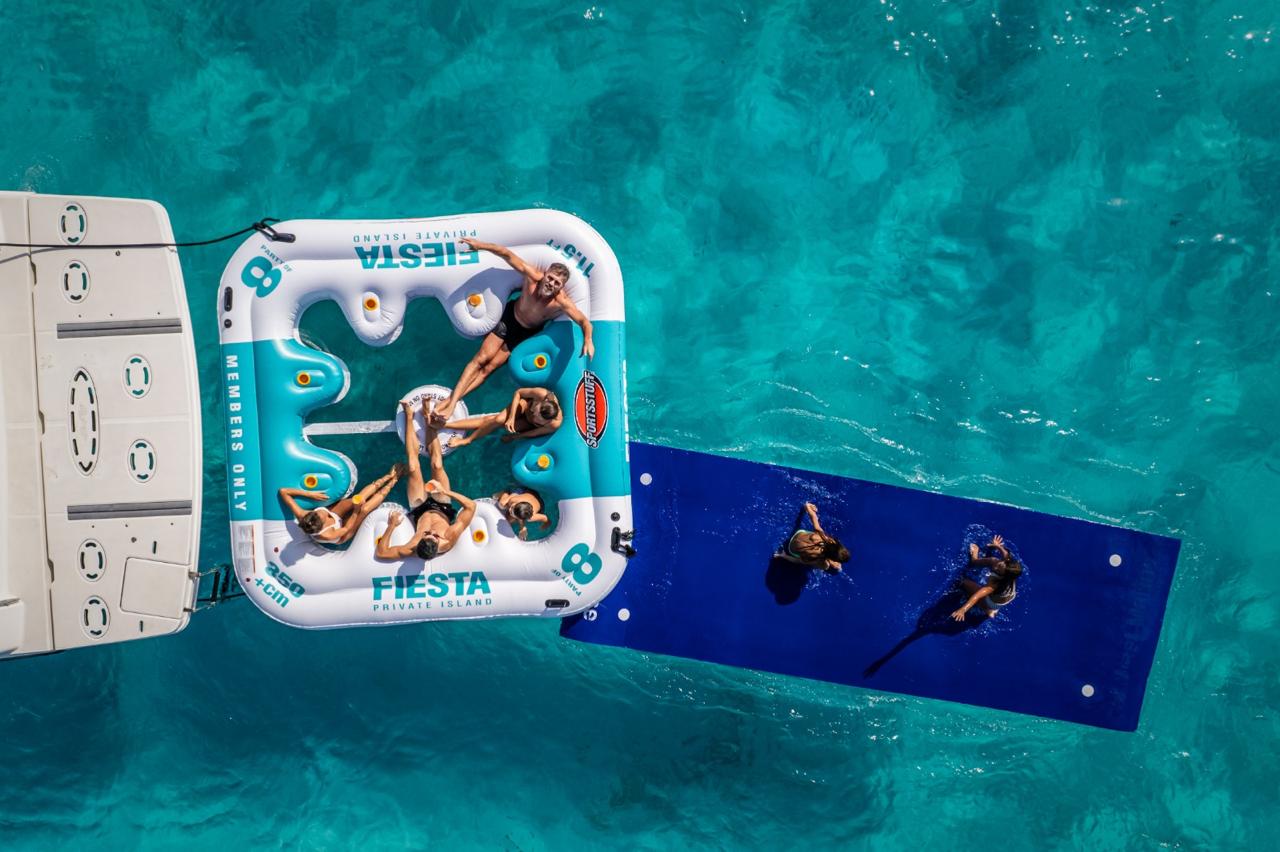 Floating pool and Lily Pad yacht rental in Cancun and Tulum 1