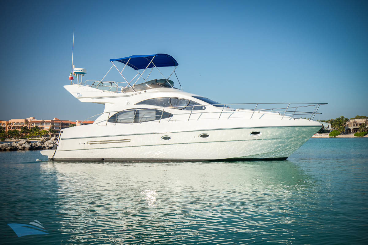 Puerto-Aventuras-yacht-rentals-Azimut-42-ft-with-flybridge-4-e1604899419635