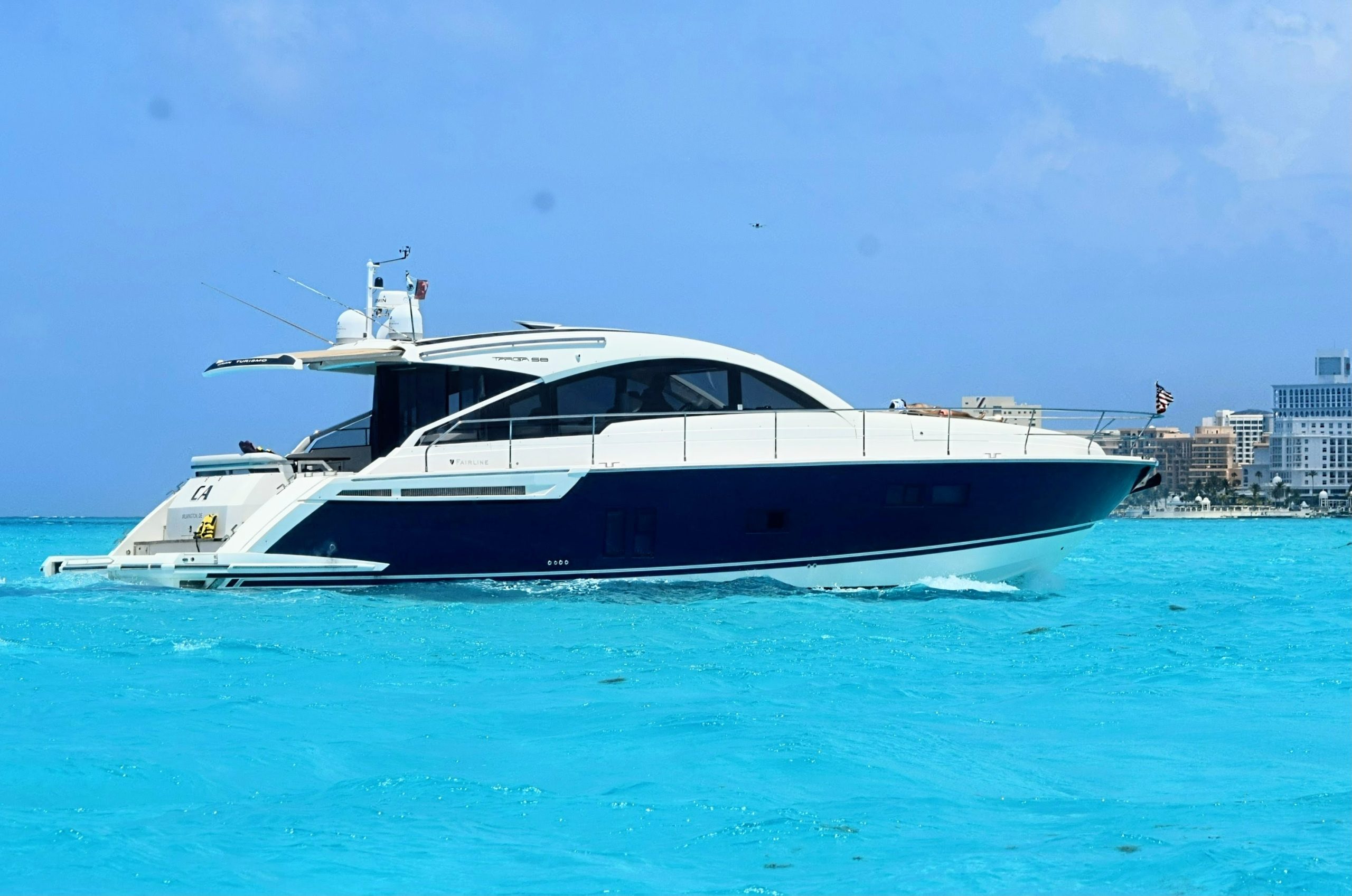 CA, 58 Ft Fairline Targa private yacht charter Cancun — side profile underway