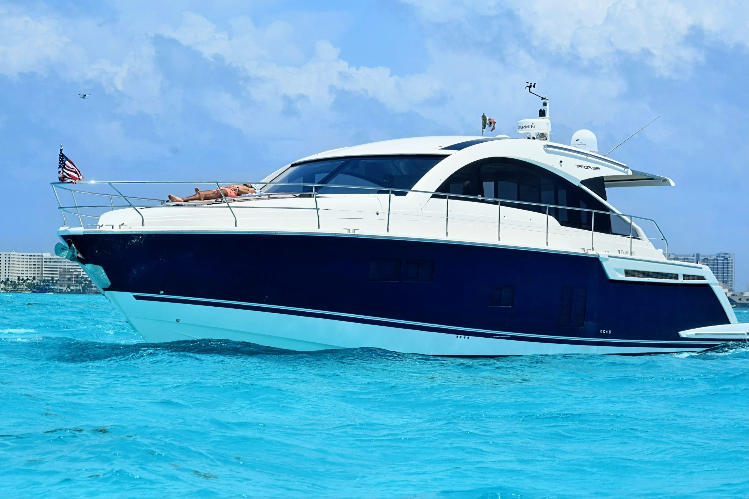 CA, 58 Ft Fairline Targa yacht charter in Cancun — stern view