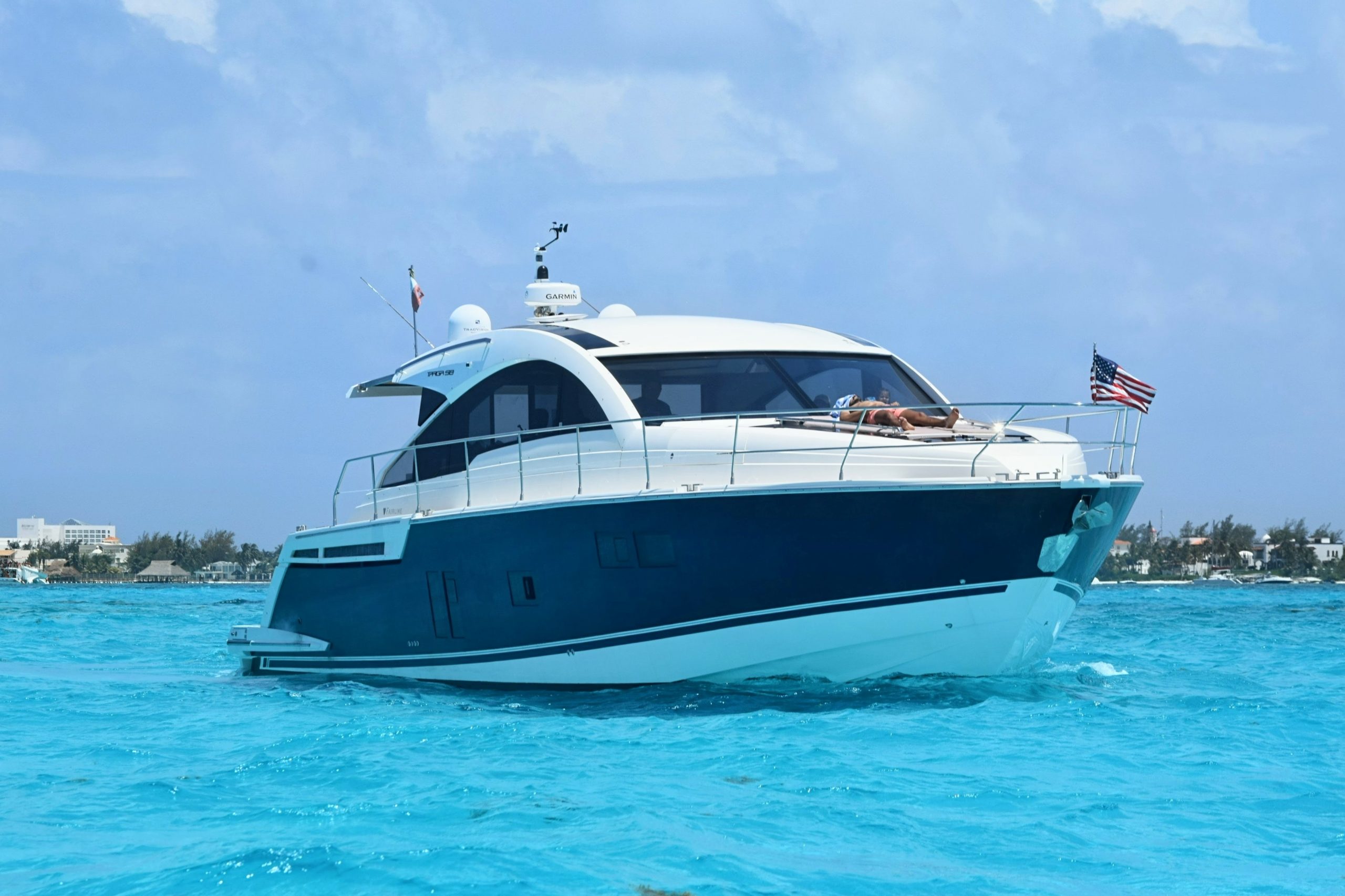 CA, 58 Ft Fairline Targa yacht charter in Cancun — stern view