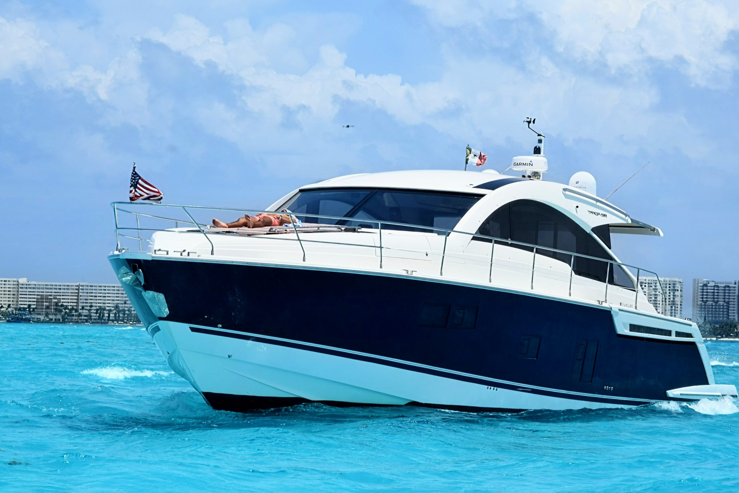 CA, 58 Ft Fairline Targa yacht rental Cancun — bow view underway