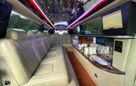 chrysler-300c-limousine-rental-image (1)