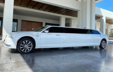 chrysler-300c-limousine-rental-image (4)