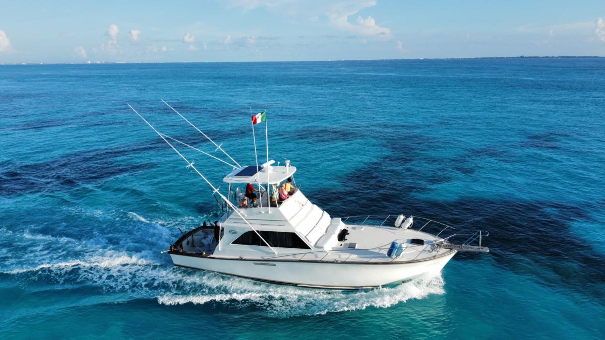 Sport-fishing-private-charters-and-luxury-rentals-in-Cancun-by-Riviera-Charters-11