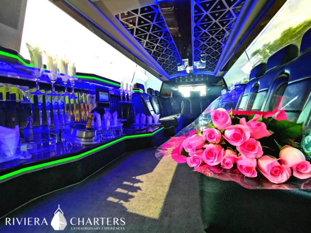 LIMOUSINE RENTALS IN CANCUN BY RIVIERA CHARTERS 3