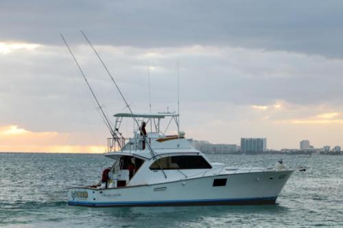 46 Ft Sport Fishing yacht rental in Cancun by Riviera Cahrters 3