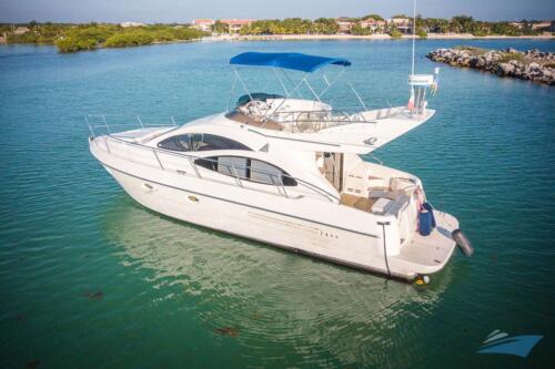 42-Ft-Azimut-Luxury-Yacht-Tulum-and-Riviera-Maya-yacht-rental-and-bachelorette-party-by-Riviera-Charters-2