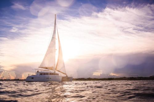 42 Ft Lagoon catamaran yacht rental in Tulum and Puerto Aventuras by Riviera Charters 2
