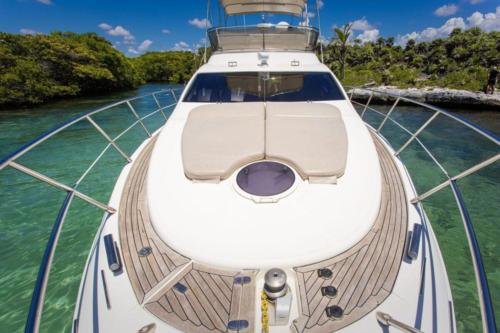 43 Ft Azimut yacht rental in Tulum by Riviera Charters 7